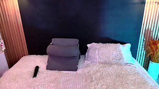 Big boobs webcam slut toys her asshole