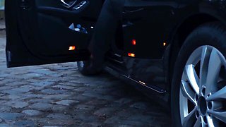 Watch lascivious Samantha Kiss's trailer