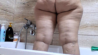 Big Ass Wife Taking a Shower