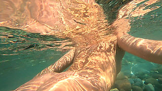 Risky Fucked Swim Girl Underwater Public Anal and Pussy Fuck on the Beach Jessijek