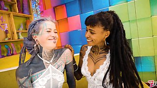 Tattooed lezzie strap-on screw squirting and watersports