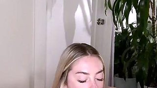 Emilyrayxo Strips And Gives Her Sloppy Head Onlyfans Video