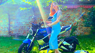 Motorcycle Pussy Rub Wet Tease & Orgasm