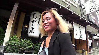 Tiny Filipina amateur picked up for sex