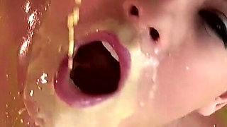 Jasmin Rouge - Piss movie German