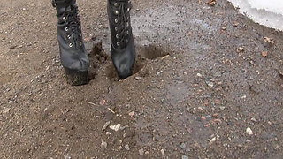 HD Muddy Boot Worship