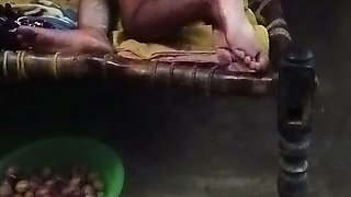 Padosi ki ladki ko pela chupke se jakar