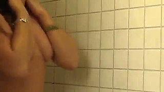 Kinky Student Enjoys a Sekt Shower Before Fucking