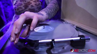 Kitty Quinn's spreading pussy smut by AltErotic