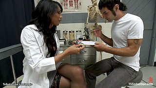 Shemale doctor get blowjob from patient