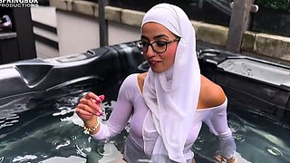 Hijabi Aaliyah Yasin's hot tub BBC JOI