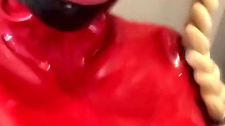 Quick Blowjob and Cumshot in Latex Outfit!