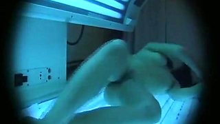 Solo Session with a German Babe Who Likes to Tan in a Sunbed