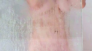 Hot amateur blonde pregnant toying her pussy solo