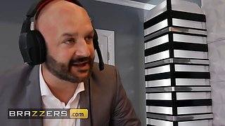 Kissa Sins and Bella Rolland eat and scissor each other's cunts right on the anchor's desk - brazzers