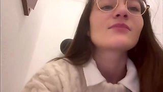 le plombier baise ma chatte rasée