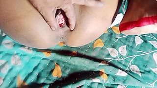 Stepbrother Saw Stepsister-in-law's Pussy Hole by Inserting His Finger