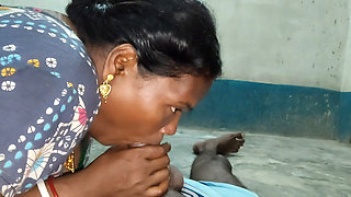 Fucked the Hot Bhabhi After Applying Oil.