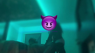 She Likes to Twerk Before Getting Fucked