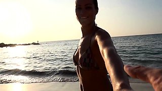 BIG COCK STRANGER DESTROYS JUICE PUSSY ON THE BEACH