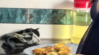 Sex with Hot Aunty in Kitchen Big Boob Showing Fully Hindi Audio