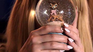 Hot amateur blonde pregnant toying her pussy solo