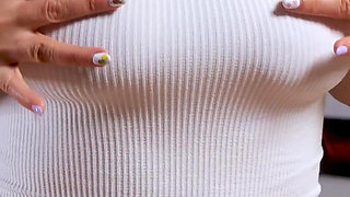 120 - My Ass in Panties and My Boobs in a T-shirt, I'll Seduce You with My Curves, and Don't Forget to Leave a Comment, 60fps