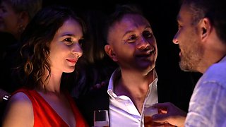 Real amateur teen party babe sucking and fucking in hd