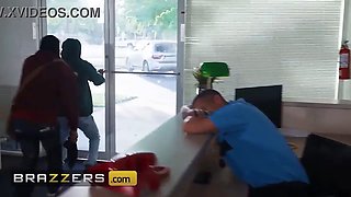 Brazzers - crimson eviee gets distracted from the heist by a Big Cock & loves a three-way with coworkers lucy lotus & damion