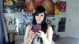 Amateur Webcam Teen Masturbates And Teases