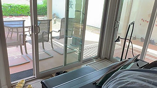 Enjoy Sex Service with a Big-assed Chinese Married Woman on an Open-air Balcony, All the Way to Internal Ejaculation