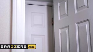 Bath fuck with perfect booty MILF Diamond Kitty