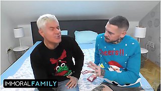 Card Games Turns Ino Taboo Anal Creampie Threesome For Squirt Machine Maddy Black On Christmas Eve 4k