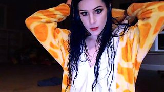Brunette Couch Webcam Solo Fun Masturbating