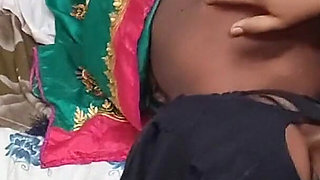 A Boy Called Harika Aunty and Had Sex with Her, Saying That No One Was Home.