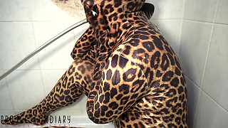 Leo Zentai Catsuit Wet Bathtub Experience Ends with Facial Mask Cum Play - Projectfundiary