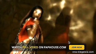 Sexy Indian babe dancing and showing her perfect body