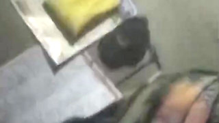Yangzi apni chut ka ched dikhati hai uska naraj pati jangal me mutthi marta hai