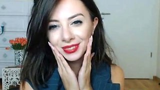 Big Tits Webcam Girl Shows Off Her Wonderful Boobs