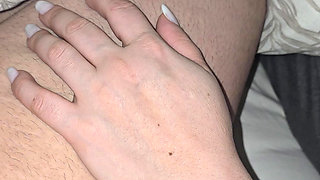 Step sister saw step brother big dick in bed naked and handjob his dick