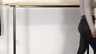 Mistress Sydney Loves Ballbusting!