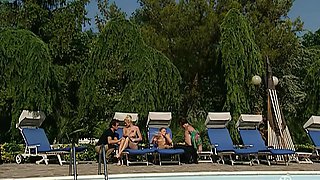 Pool Foursome With Blonde Vintage Double Penetration Heat