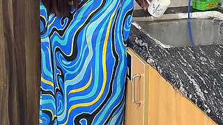 Stepson with a Big Dick Ends up Giving His Busty Stepmom and Fuck Her