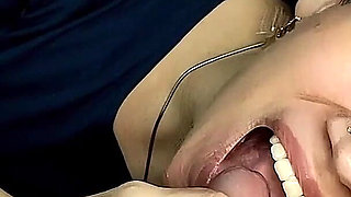 Quickie! Blowjob on the Couch and Cum Mouthful