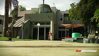 Zoey is overflowing with squirting love