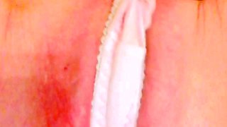 Sexy hottie Anetta Keys enjoys a solo toy masturbation