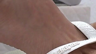 Grazy Dangling Feet