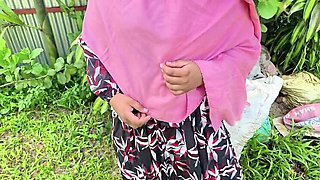 Desi Girl Sex Looking So Beautiful – Hot Bangladeshi Village Bhabhi Blowjob Fingering Cowgirl Cum In Mouth HD Homemade MMS