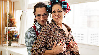 Very First Anal with Mature Stepmom