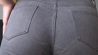 Amateur MILF Teases Perfect Ass in Super Tight Jeans and Panties Line